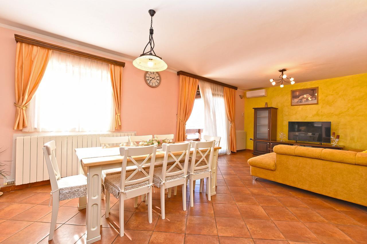 Apartment Modrusani 1561 Zminj Exterior photo