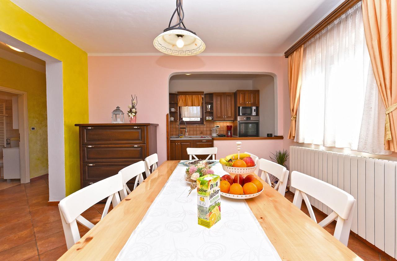 Apartment Modrusani 1561 Zminj Exterior photo