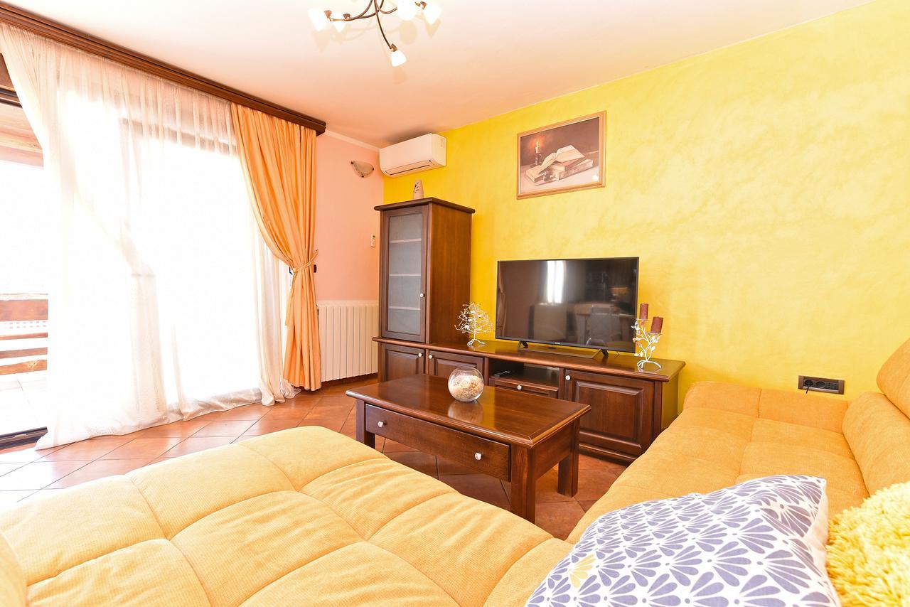 Apartment Modrusani 1561 Zminj Exterior photo