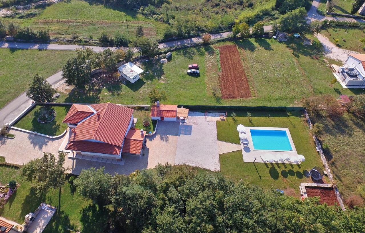 Apartment Modrusani 1561 Zminj Exterior photo